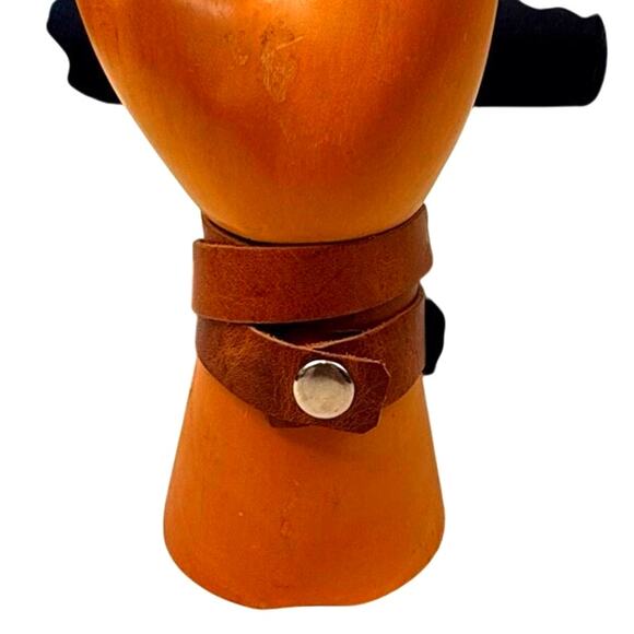 Turquoise Howlite and Leather Wrap Bracelet Artist Handmade Snap Closure - Picture 4 of 16